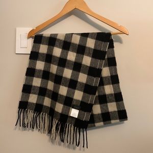 Cashmere scarf